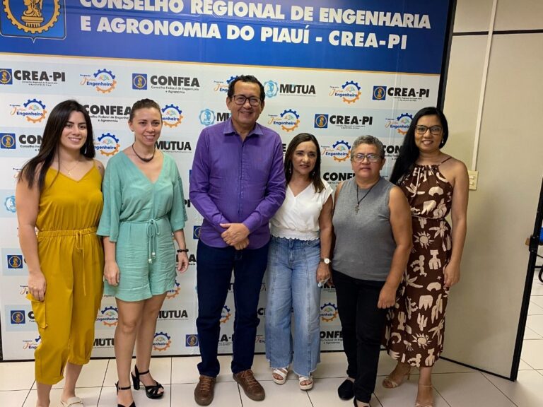 Presidente Ulisses Filho recebe profissionais de Design de Interiores na sede do Conselho