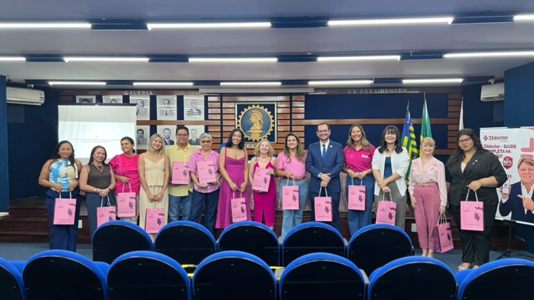 Mulheres compartilham experiências de enfrentamento ao câncer de mama durante evento do Outubro Rosa